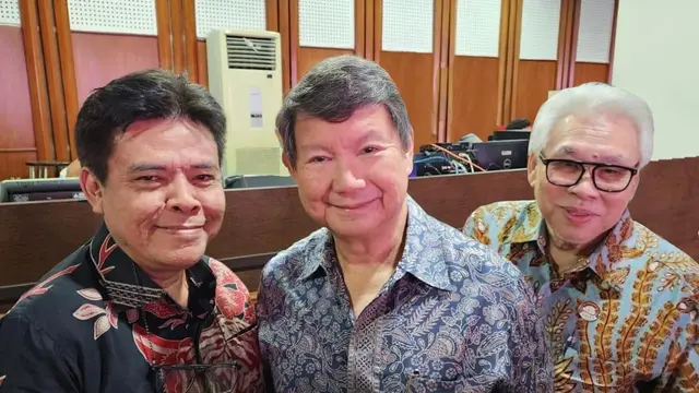 Ketua Dewan Pembina Forum Masyarakat Indonesia Emas (FORMAS) Hashim Djojohadikusumo (tengah) dan Ketua Umum Formas Yohanes Handojo Budhisedjati (kanan) (Istimewa)