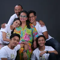 Sutradara dan pemeran film Ibu Maafkan Aku. (Bambang E. Ros/Bintang.com)