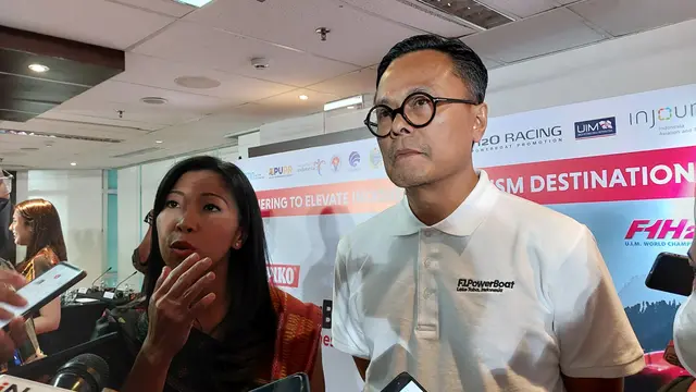 Direktur Utama InJourney Dony Oskaria dan Direktur Marketing and Consumer Experience InJourney Maya Watono usai Konferensi Pers di Kementerian Koordinator Bidang Kemaritiman dan Investasi, Kamis (2/2/2023).