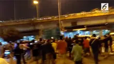 Terjadi ledakan besar terjadi di sekitar terminal Kampung Melayu, Jakarta Timur.