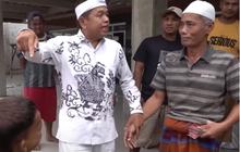 Cagub Dedi Mulyadi Sumbang Masjid dan Beri Uang Anak Angkatnya Gepokan