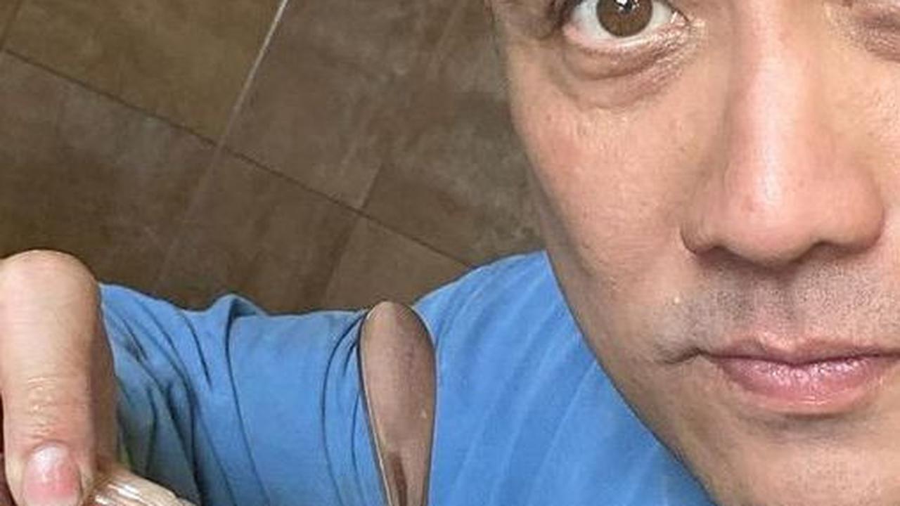 "Udah punya CPL FAA tapi musti ambil lagi license di Kanada kalau mau terbang di sini. Tapi kalau jadi pilot nanti sering pisah sama keluarga. Pengen yang tiap hari ketemu," tulisnya.&nbsp;