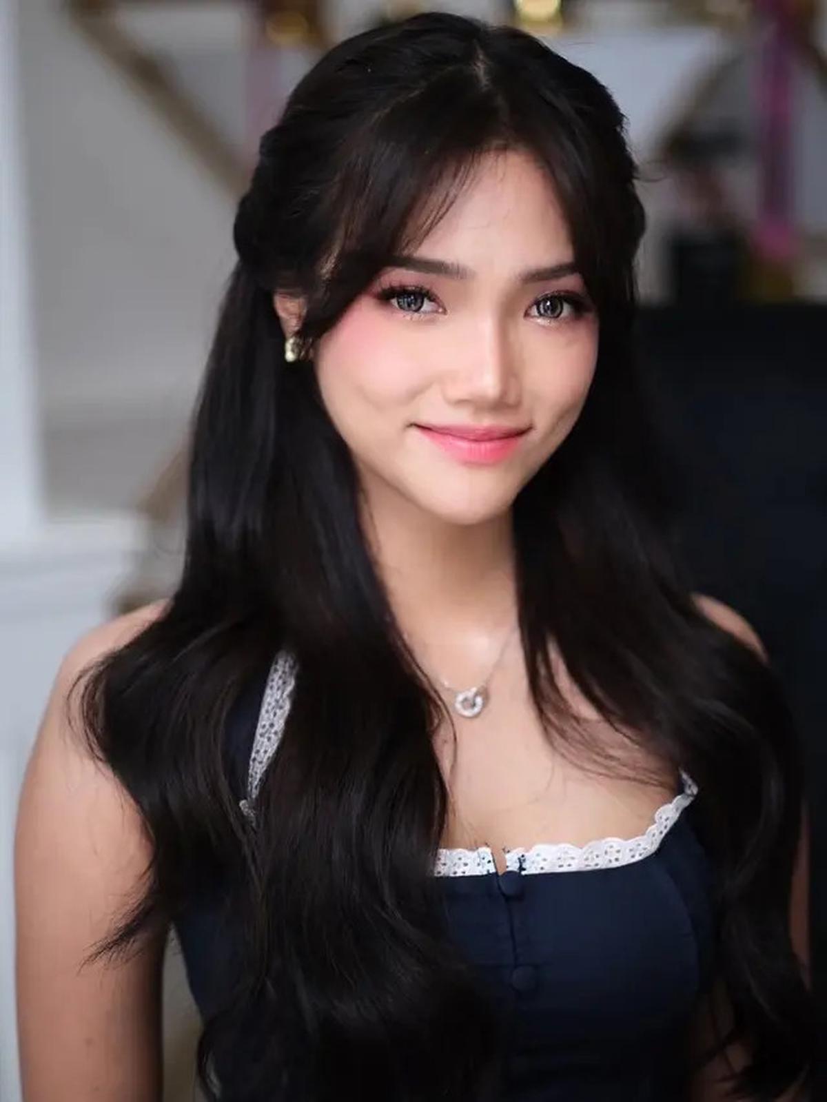Intip Detail Dress Hitam Fuji An di Pesta Ultah Gala Sky, Feminin Bak Barbie