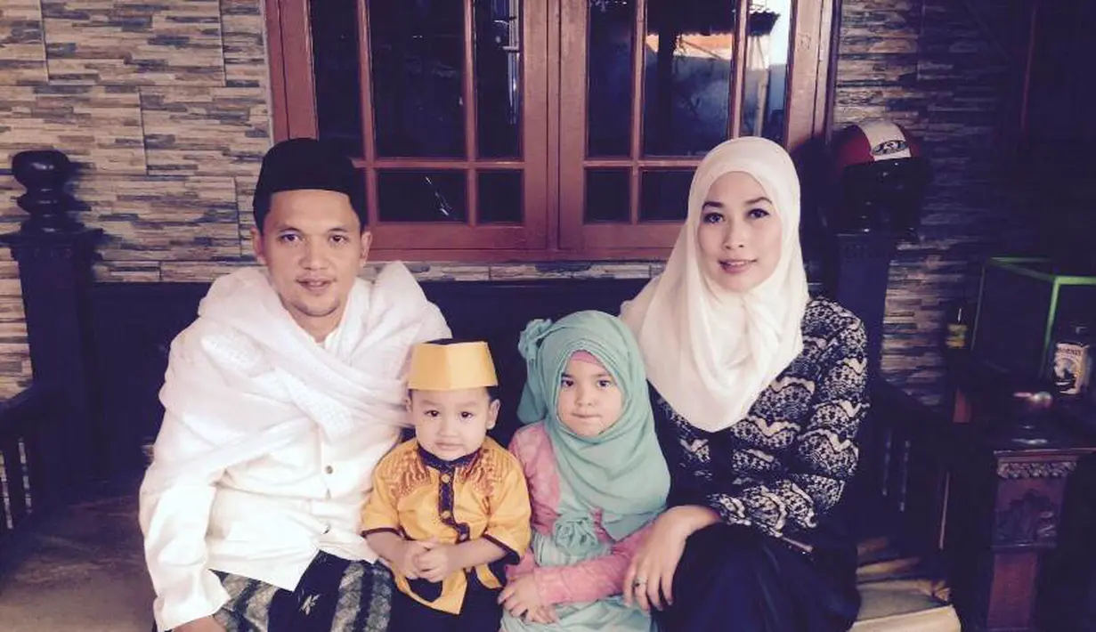 Rahmat Affandi bersama keluarganya.
