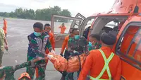 Pesawat ATR Jatuh di Maros, Korban Pertama Tiba di RS Bhayangkara Dievakuasi Pakai Helikopter