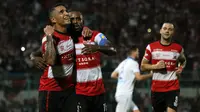 Madura United selebrasi saat menjamu Persib di Stadion Gelora Bangkalan (5/10/2019). (Bola.com/Aditya Wany)