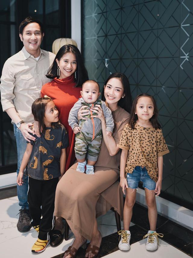 Potret Kedekatakan Ririn Dwi Ariyanti dengan Anak Tirinya Siti Adira Kania