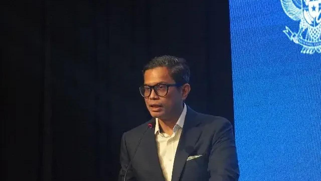 Presiden Joko Widodo melantik lima orang wakil menteri baru  di Istana Negara pada Senin, termasuk Wakil Menteri Luar Negeri Pahala Nugraha Mansury.