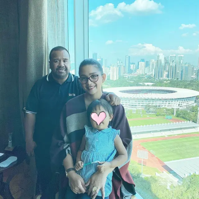 6 Potret Terbaru Cindy Carolina AFI Bareng Keluarga Kecilnya, Kini Tinggal di Belanda