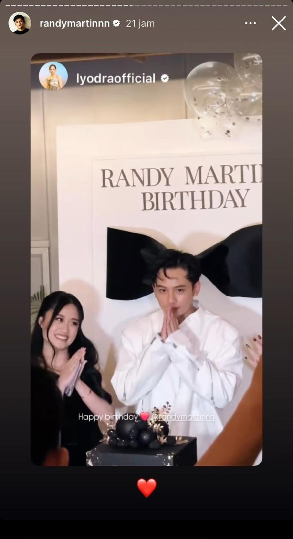 Randy Martin Suapi Kue Ultah ke Lyodra, Keduanya Ramai Diduga Pacaran