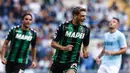 Pemain Sassuolo, Domenico Berardi merayakan golnya ke gawang Lazio pada lanjutan Serie A di Olympic Stadium, Roma, (1/10/2017). Lazio menang 6-1. (Angelo Carconi/ANSA via AP)