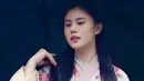 Bukan kali pertama terjun dalam dunia akting, meski kini namanya sudah mulai populer sebelumnya Zoe pernah ikut dalam syuting serial horor berjudul Mereka yang Tak Terlihat the Series. Bukan tidak mungkin nantinya Zoe akan terjun ke dunia layar lebar setelah mendapat kesempatan seperti ini. (Liputan6.com/IG/@zoe_levana)