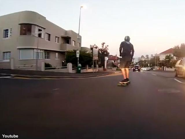 Video Main Skateboard Di Jalan Raya Pria Afrika Terancam Bui Global Liputan6 Com