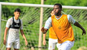 Alhassan Wakaso menjadi satu dari banyak pemain baru yang digaet Semen Padang di paruh kedua BRI Liga 1 2024/2025. (Dok. Semen Padang)