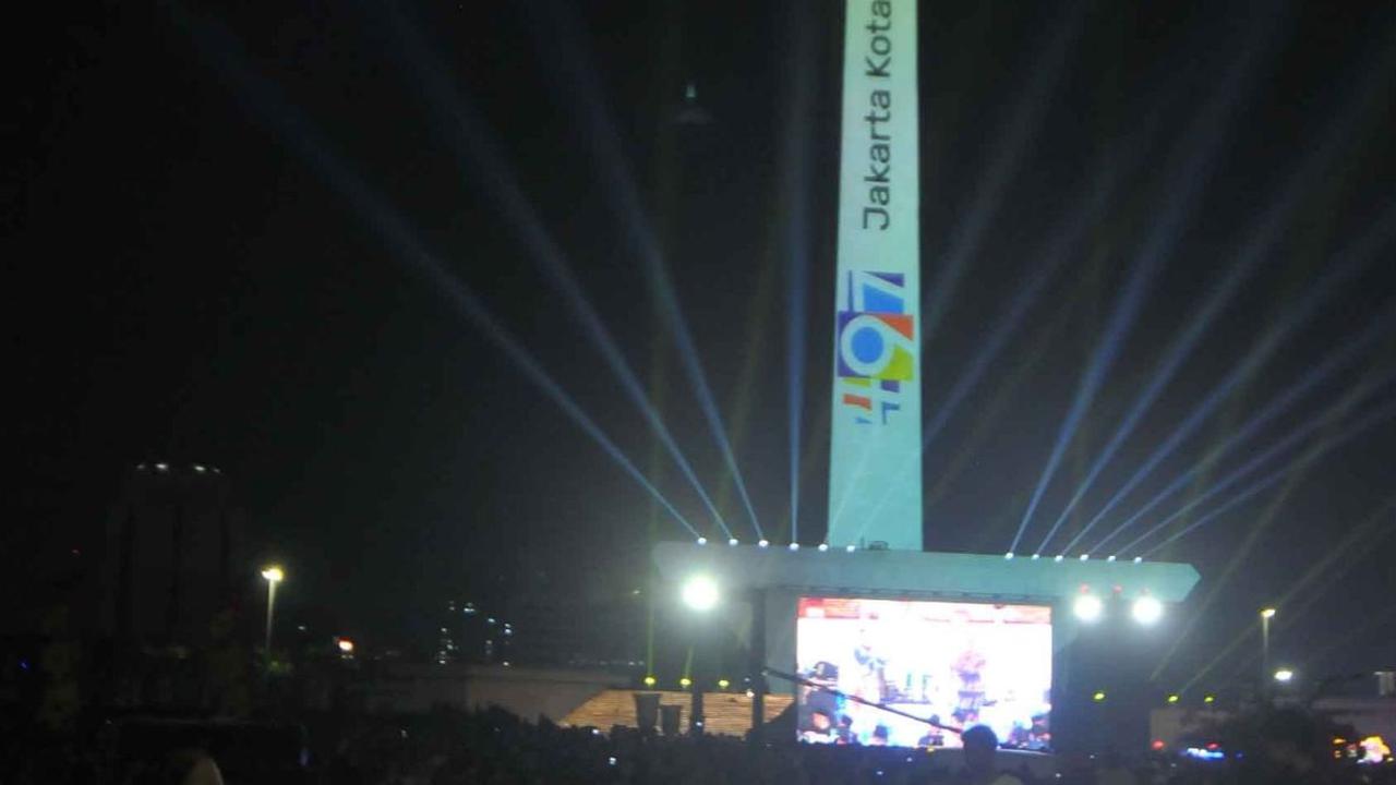 Malam Jaya Raya dimeriahkan panggung hiburan. Foto: merdeka.com / Imam Buhori