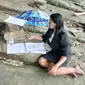 Takutnya listrik padam, dan jaringan pun ikut hilang. Maka di pantai selain sinyal kencang, juga tidak hilang saat listrik padam.