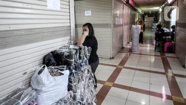 Pasar Tanah Abang Sepi Pengunjung