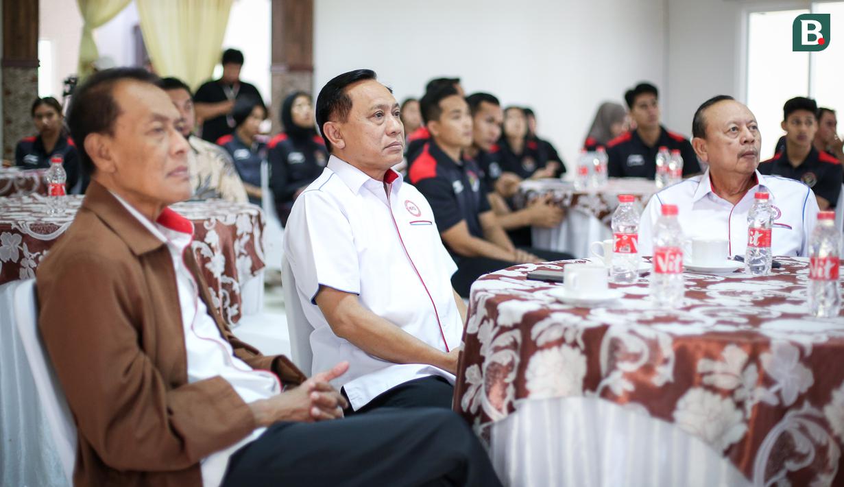 <p>Ketua Umum PP PBVSI, Imam Sudjarwo&nbsp;menghadiri pelepasan Timnas Voli Indonesia untuk SEA Games 2023 di Padepokan Voli Jenderal Polisi Kunarto, Sentul, Sabtu (29/04/2023). (Bola.com/Bagaskara Lazuardi)</p>