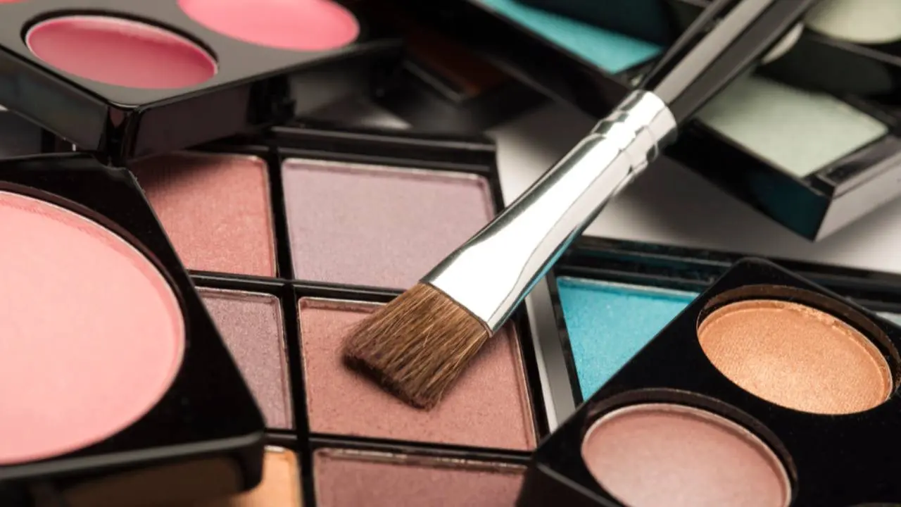 Eyeshadow Palette Viral Favorit Beauty Enthusiast untuk Tampilan Soft Glam Sehari-hari
