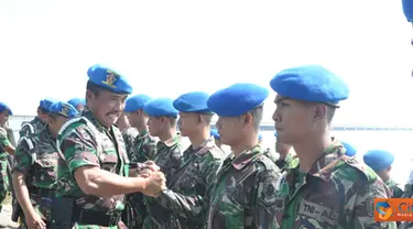 Citizen6, Surabaya: Ucapan selamat kepada peserta Dikmaba PK TNI AL oleh Komandan Pusdikpomal Syahril Bakhri, di Pantai Kenjeran, Surabaya. (Pengirim: Kobangdikal).