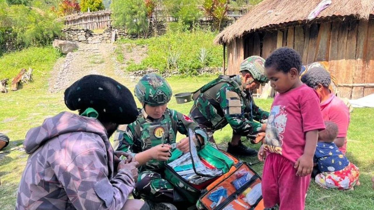 Satgas Yonif 136 Perkuat Pelayanan Kesehatan di Tingginambut Puncak Jaya, Wujud Kepedulian TNI