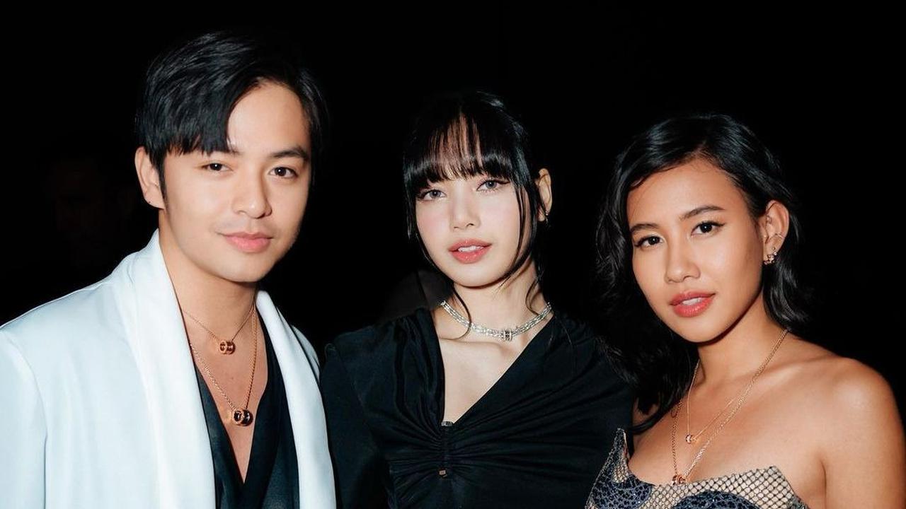 Tak sedikit para netizen yang megaku iri melihat foto Angga bersama Lisa Blackpink.<br>