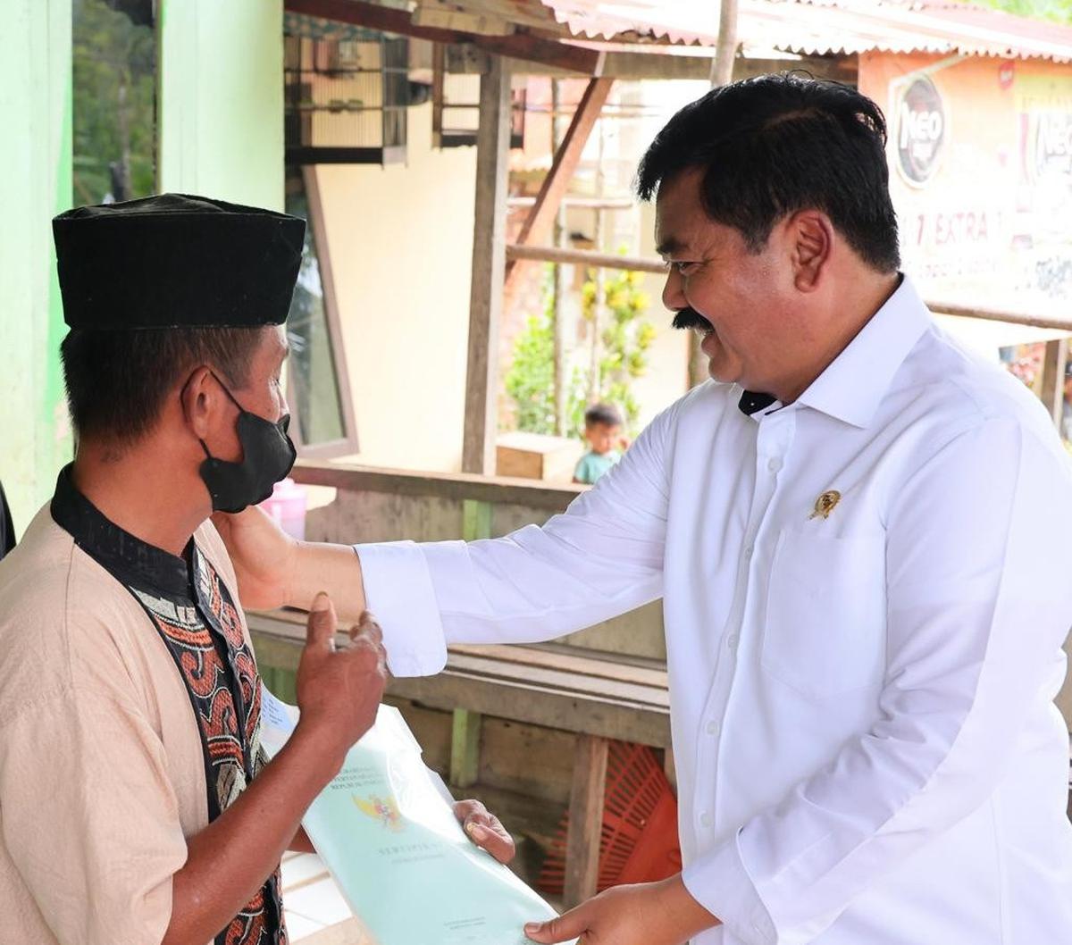 Program strategis nasional ini bertujuan untuk mengurangi ketimpangan penguasaan dan pemilikan tanah.