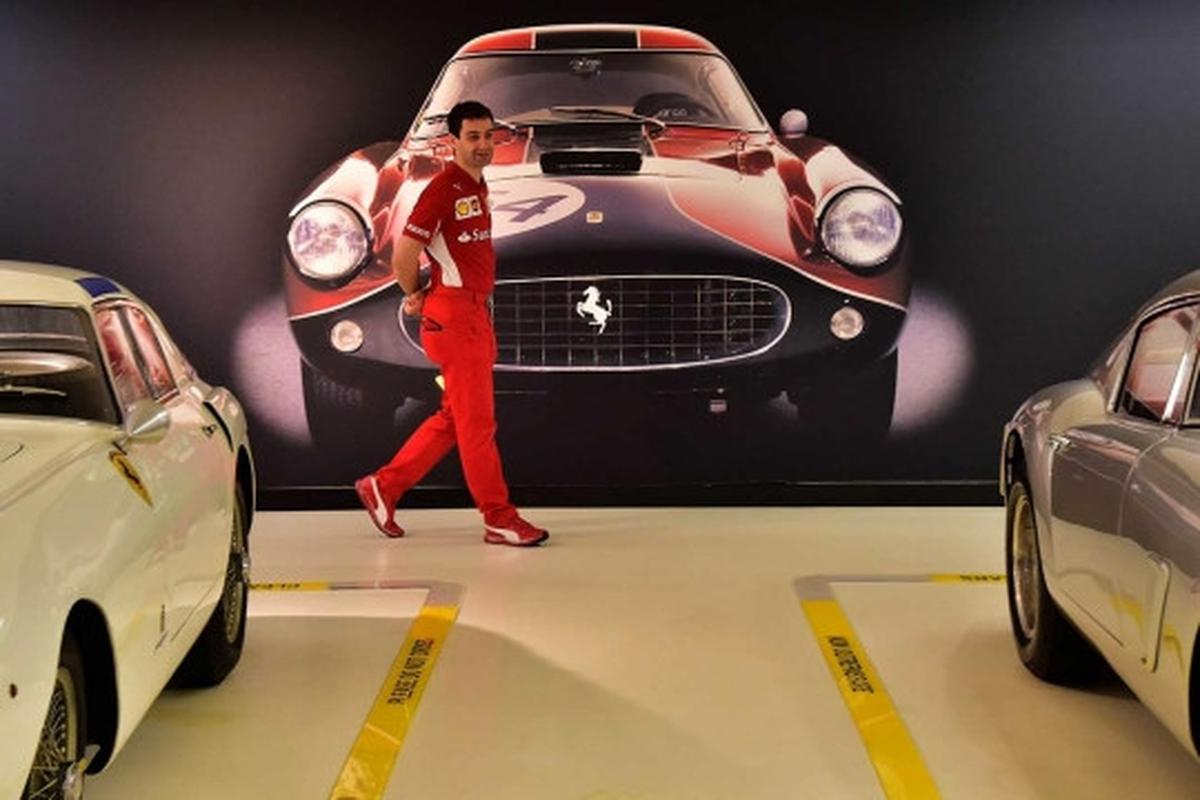 Berkunjung ke pameran mobil-mobil super di Museum Ferrari Italia