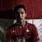 Atlet Bulutangkis Indonesia, Jonatan Christie salah satu andalan Indonesia pada SEA Games 2017 usai berlatih di Cipayung, Jakarta Timur, Senin (14/8/2017). Jonatan turun pada nomor tunggal putra. (Bola.com/Nicklas Hanoatubun)