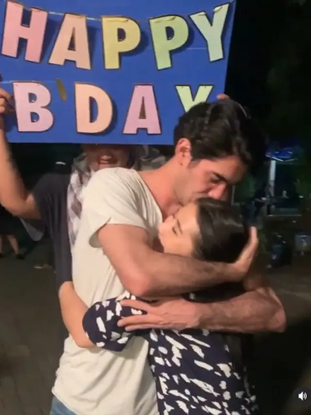 7 Momen Perayaan Ultah Prilly Latuconsina ke-25, Dapat Kejutan Billboard Raksasa