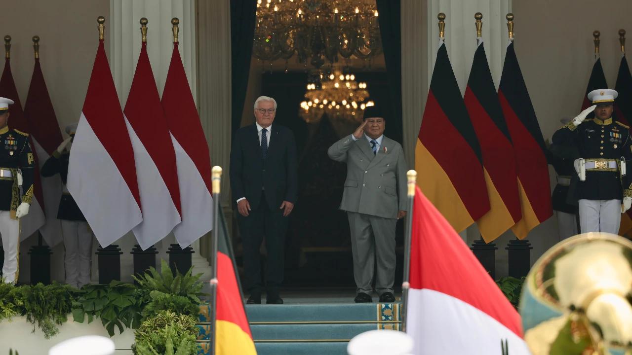 Prabowo Sambut Kedatangan Presiden Jerman Steinmeier dengan Upacara Kenegaraan dan 120 Pasukan Berkuda