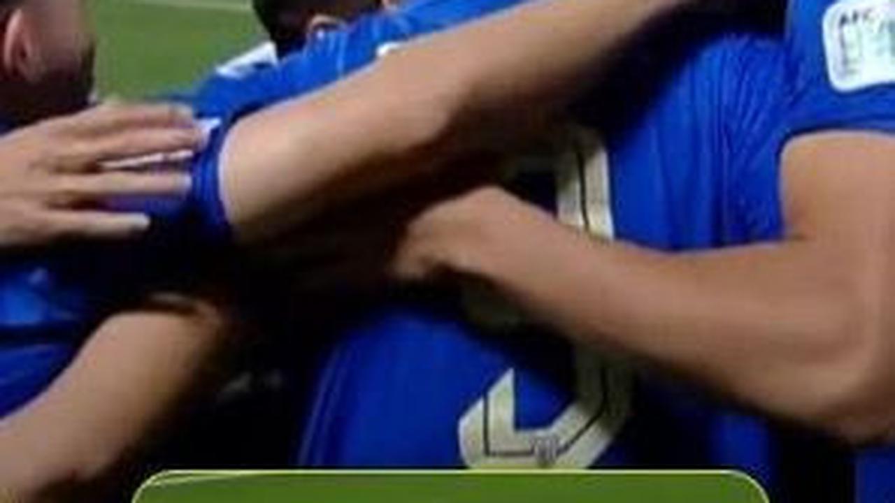 Sujud Syukur Supachai Chaided Usai Cetak Gol Thailand