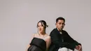 Ribka Sugiarto dan Muhammad Rian Ardianto akan menjadi orangtua. Keduanya pun melakukan maternity shoot dengan mengambil tempat di sebuah foto studio yang dicapture oleh Venema Picture. [@venemapictures]