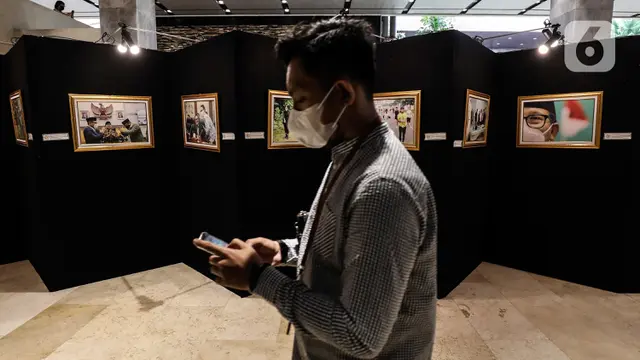 Mengunjungi Pameran Foto Jurnalistik Warna-warni Parlemen di Gedung DPR