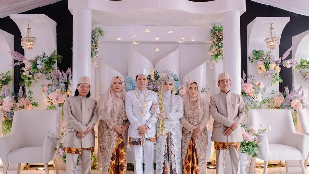 Pernikahan yang Begitu Hikmat<br>