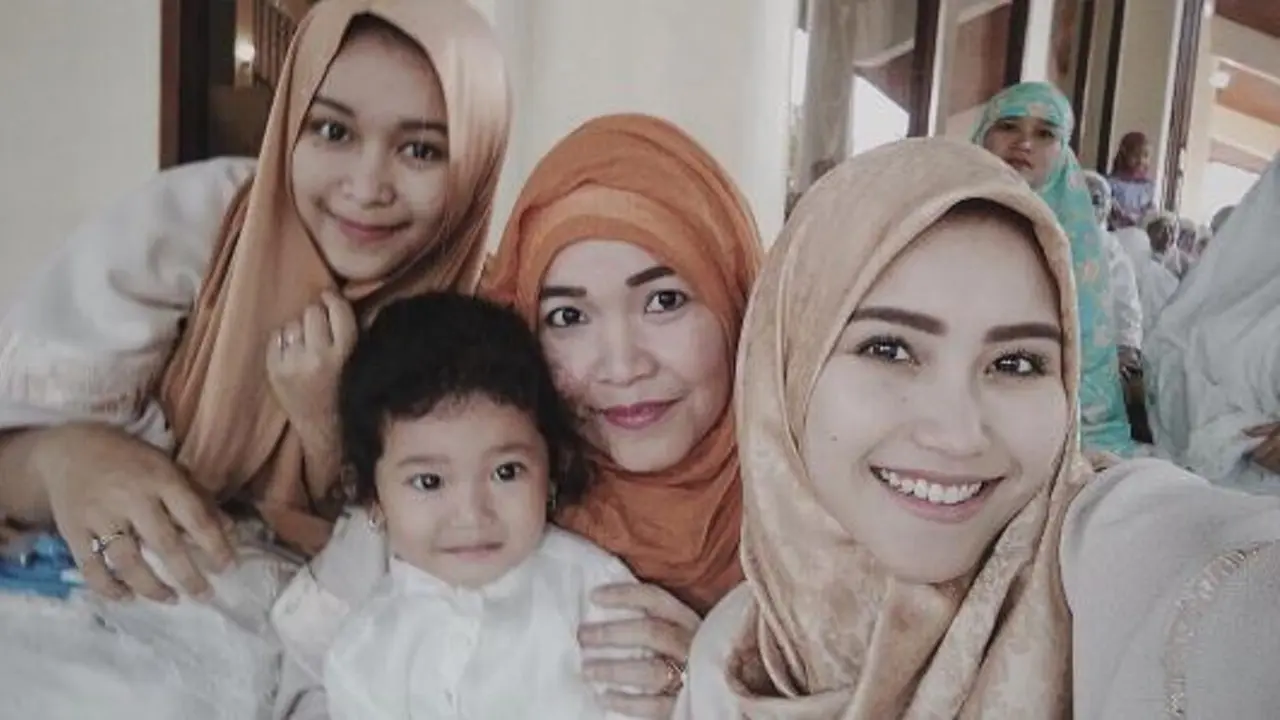 [Bintang] Ayu Ting Ting