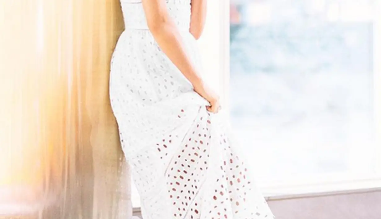 Meghan Markle tampaknya sudah terlihat sangat siap menjadi bagian dari keluarga kerajaan Inggris. Setelah mengunggah foto sedang melakukan ‘Tea Time’, kini Meghan tampak mengenakan baju yang sama dengan Kate Middleton. (Instagram/meghanmarkle)