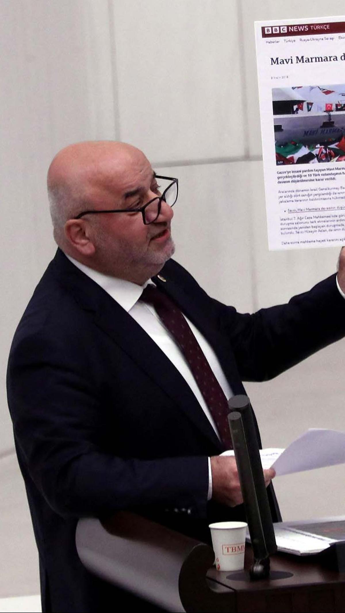 Hasan Bitmez merupakan perwakilan Partai Felicity (Saadet) di Provinsi Kocaeli. Partai ini adalah salah satu partai Islam di Turki, yang mengkritik respons pemerintah Israel terhadap serangan Hamas pada 7 Oktober. REUTERS/Stringer