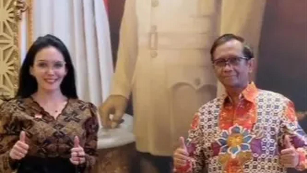 Sebut Mahfud Penjaga Konstitusi