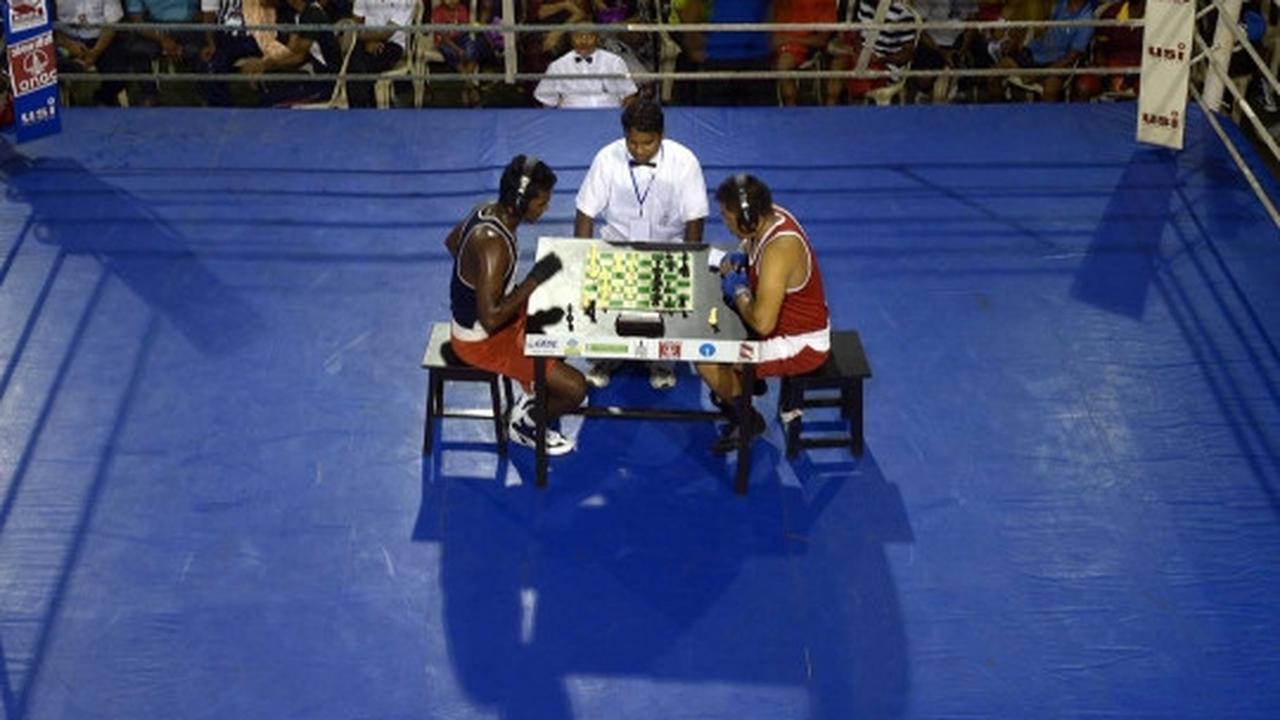 Beginilah jadinya bila turnamen tinju digabungkan dengan catur