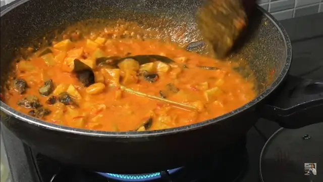 Tanpa Banyak Cabai, Begini Cara Agar Sambal Goreng Kentang Merah Cantik dan Bikin Nagih