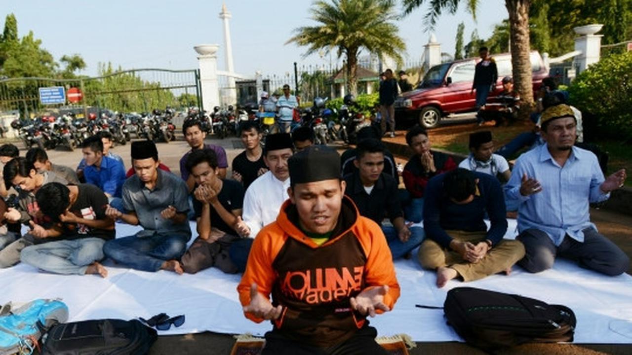 Masyarakat Riau gelar salat minta hujan di depan Istana Negara