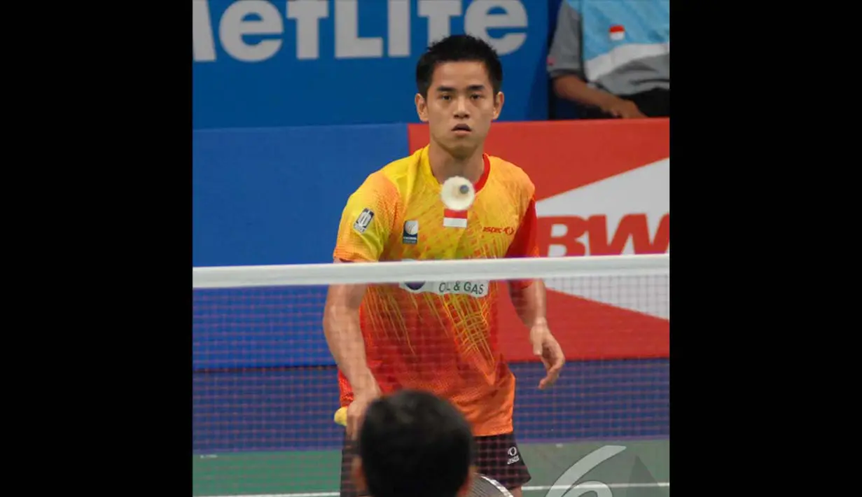 Simon disingkirkan pemain asal Hongkong, Hu Yun, 18-21, 21-13, 20-22, Jakarta, Kamis (19/6/2014) (Liputan6.com/Miftahul Hayat)