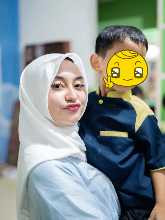 6 Potret Memes Prameswari Rayakan Ultah di Panti Asuhan, Memesona Pakai Hijab