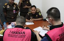 Kejagung Serahkan 11 Tersangka Kasus Korupsi Ekspor CPO Modus POME ke JPU