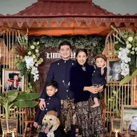 Keluarga chef Arnold (Instagram/arnoldpo)