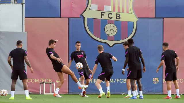 Latihan Barcelona Jelang vs Bayern Munchen