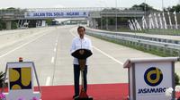 Presiden Jokowi meresmikan jalan tol Sragen-Ngawi, Rabu (28/11).(Fajar Abrori/Liputan6.com)