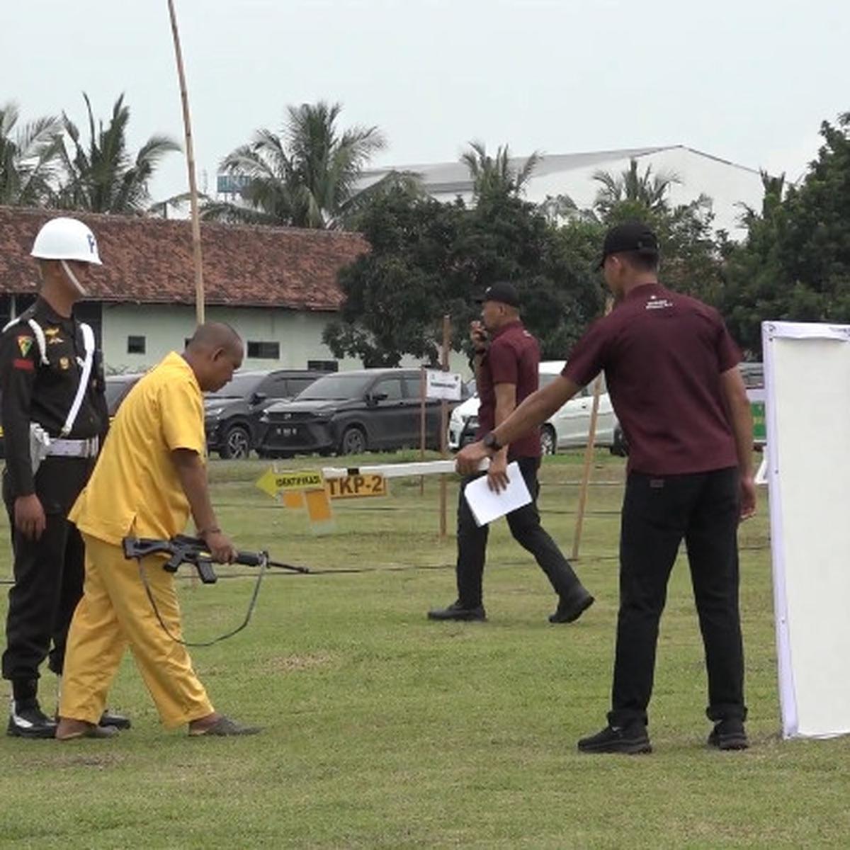 Rekonstruksi Kopda Basarsyah Pakai Senapan Serbu Berondong Tiga Polisi saat Gerebek Sabung Ayam di Way Kanan
