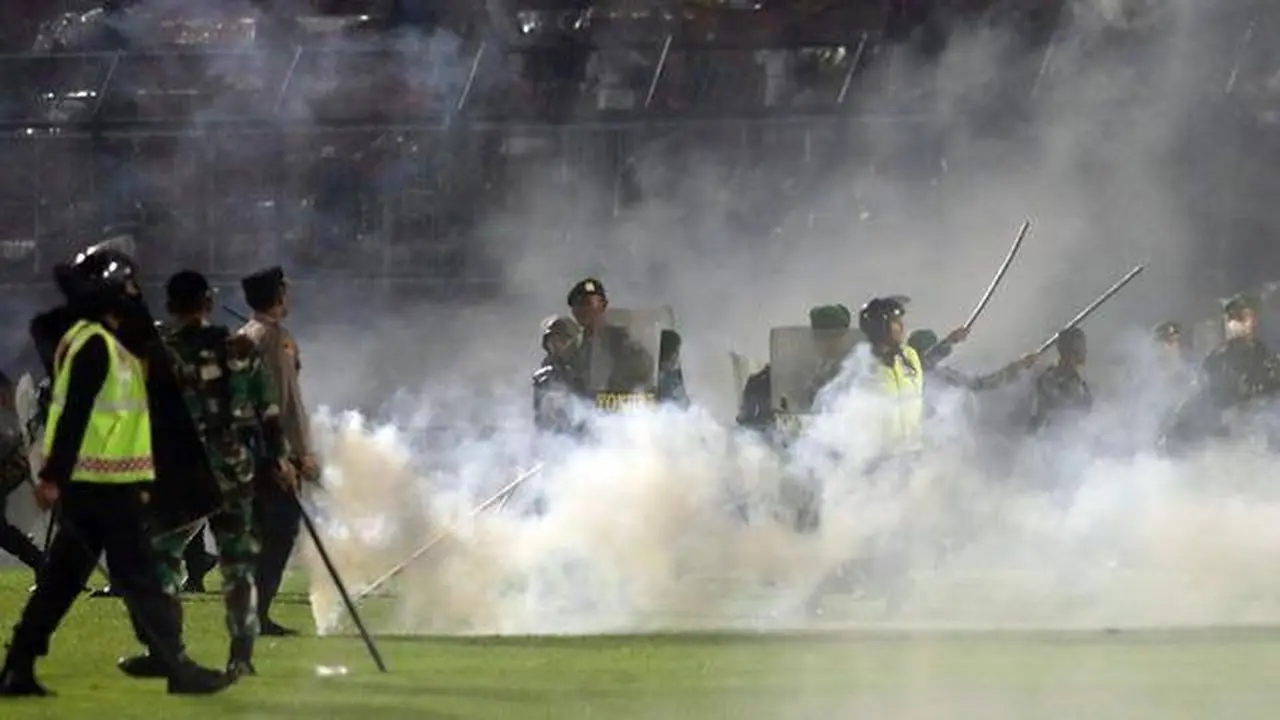 Tragedi Kerusuhan suporter  di Stadion Kanjuruan Malang (Istimewa)